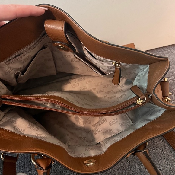 Michael Kors Tan Leather Hamilton Satchel - Picture 4 of 8